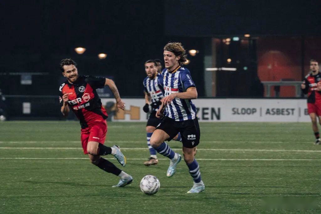 歐冠烽火中的橙色風(fēng)暴:PSV埃因霍溫的逆襲之路